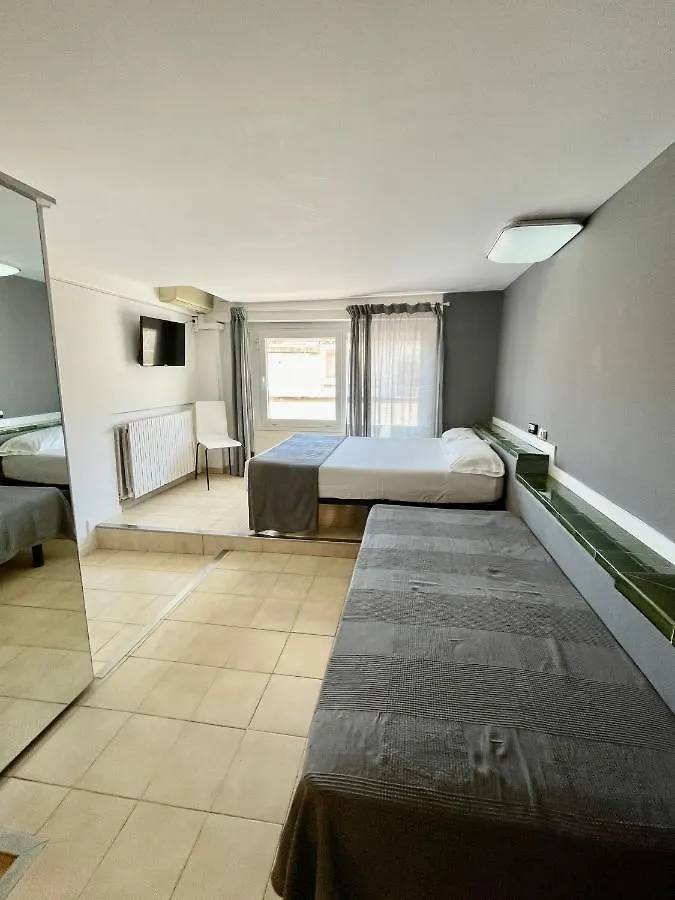 Madison Rooms Sitges 2*,